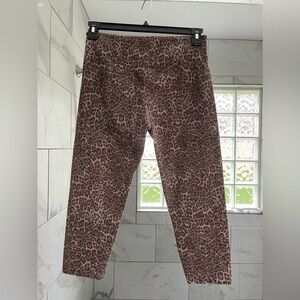 Cropped Leopard Print leggings.